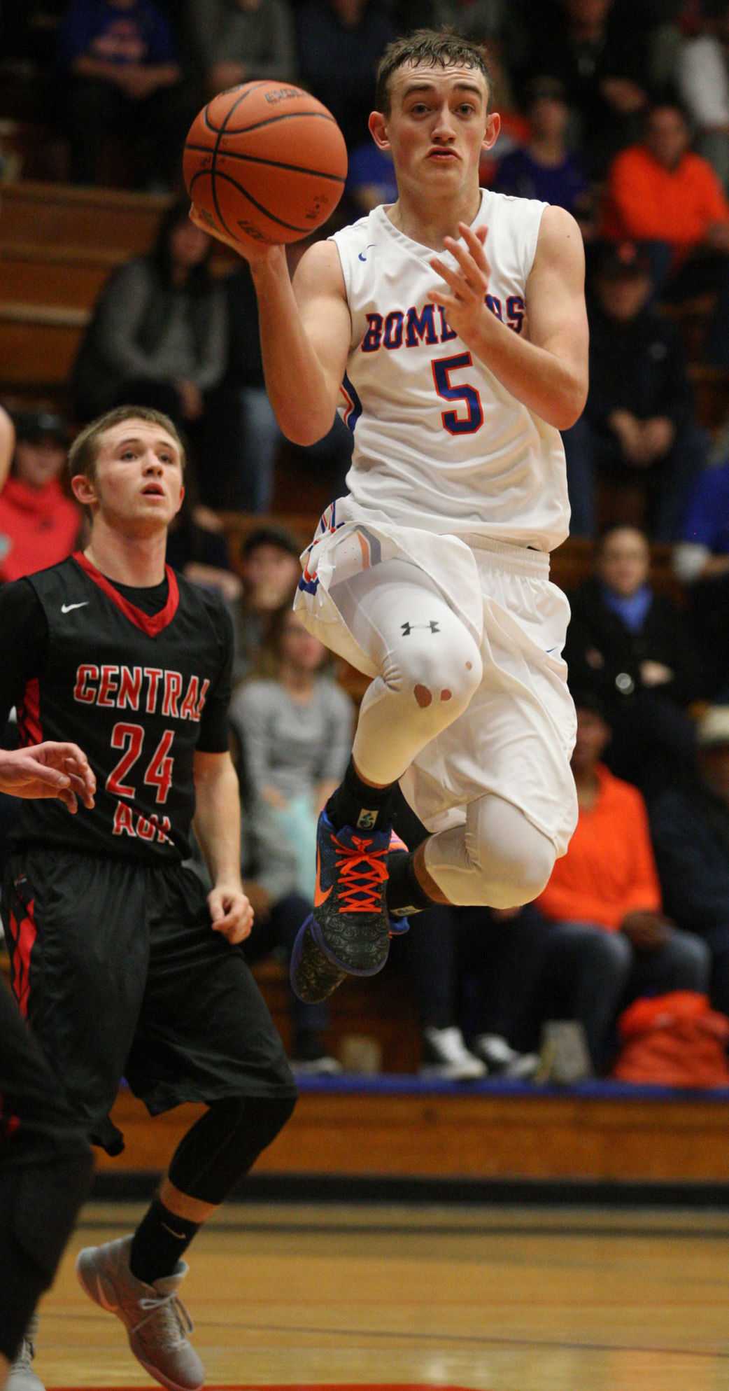 Argenta Oreana vs Central AM boys basketball 8 1.3.17.jpg
